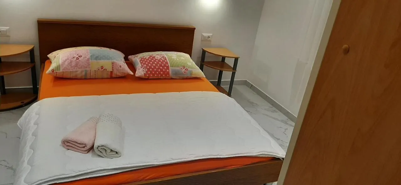 Marin I Vinka Apartment Trogir