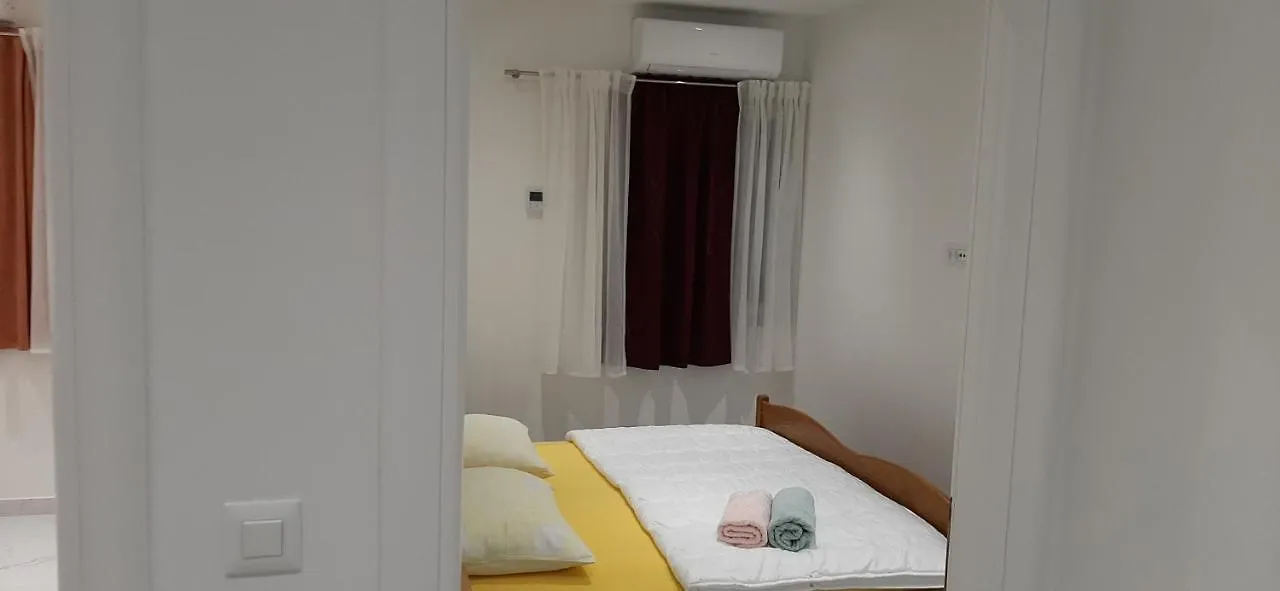 Marin I Vinka Apartment Trogir 0*,  Croatia